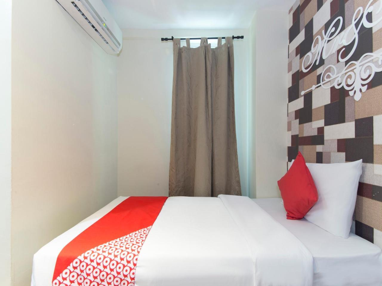 Oyo 604 Hotel Est Equine Park เซอรีเคมบางัน ภายนอก รูปภาพ